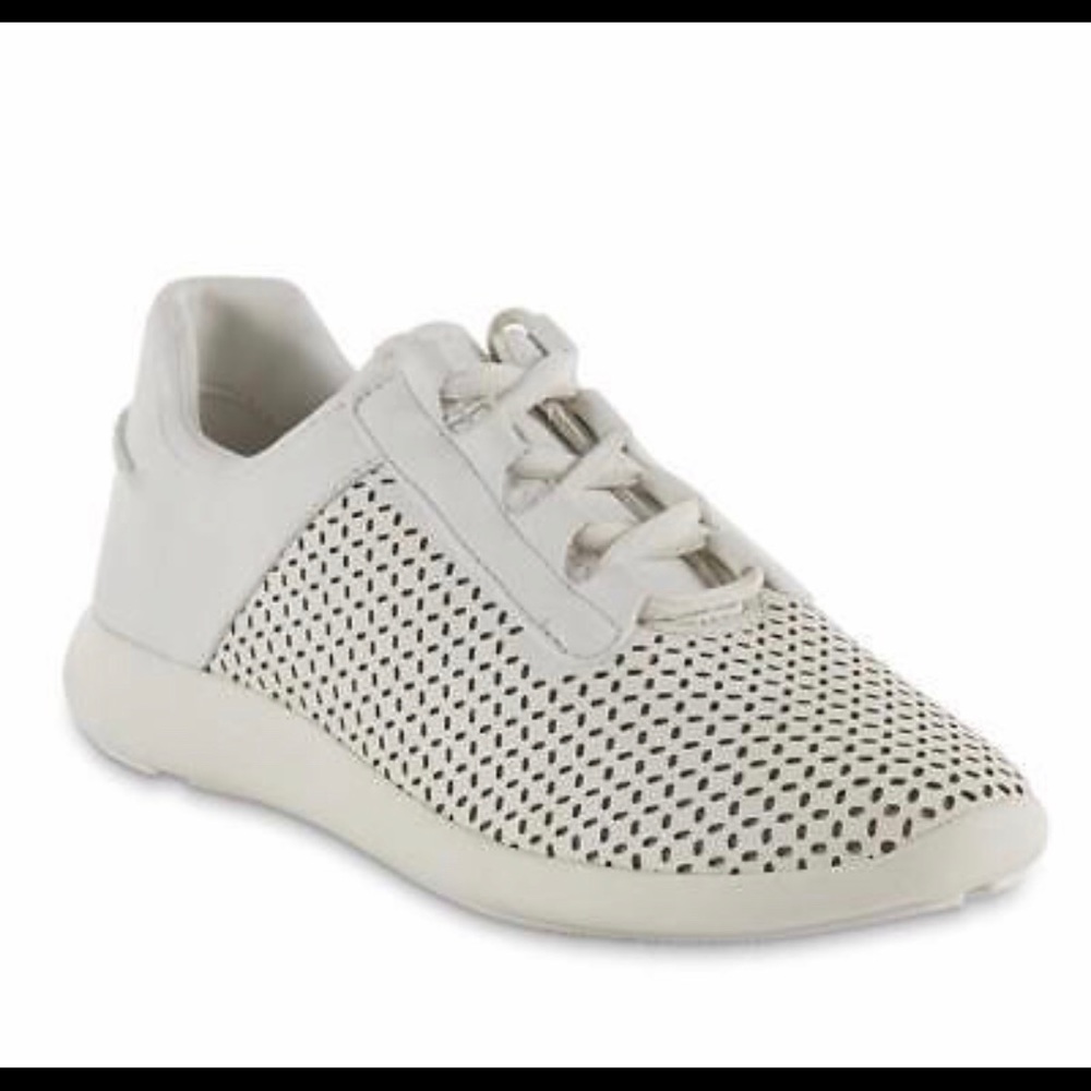 Brand new woman Everlast sneakers size 6